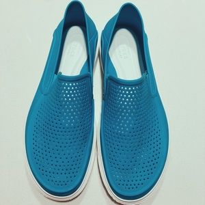 ✰ blue comfort croc slip ons ✰